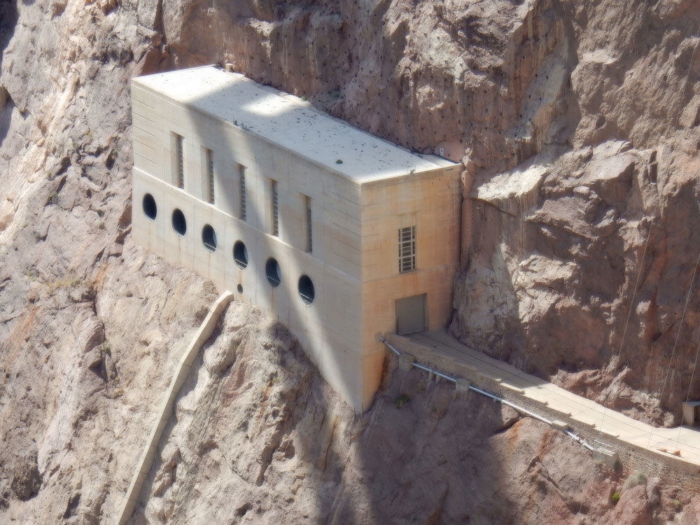 Canyon wall outlet works