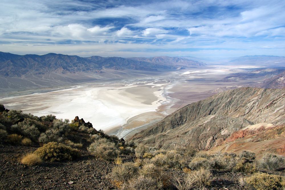 A lovely view of Tatooine, err I mean Death Valley.