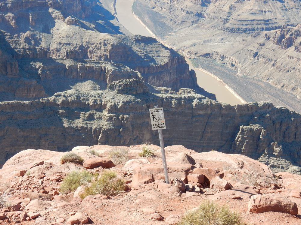 The lone warning sign at Grand Canyon West. Understated by my reckoning.