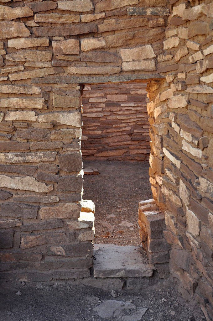 Lomaki Doorway