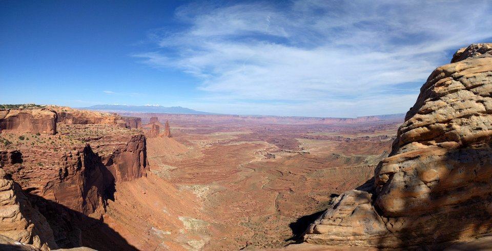 The view behind Mesa Arch