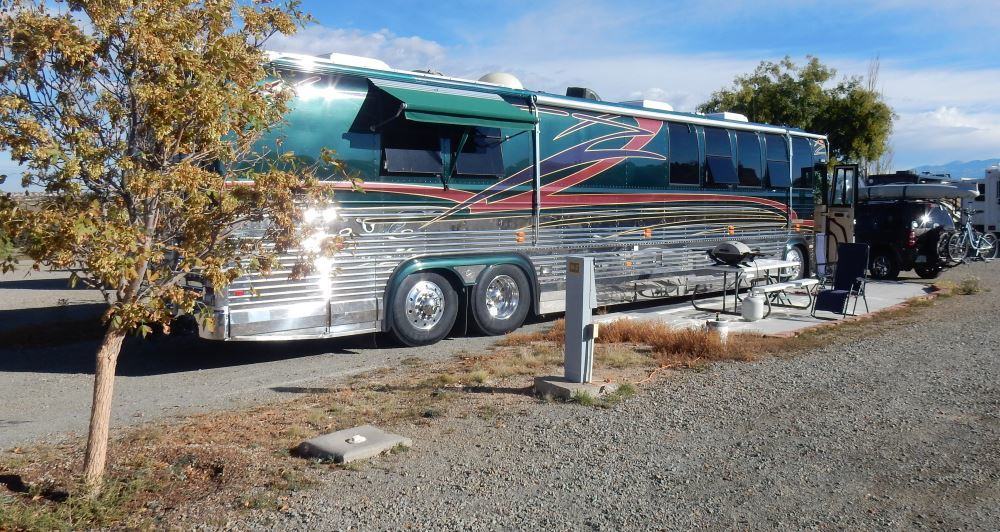 I thought this motorhome was especially impressive! Great colors and lines on it.