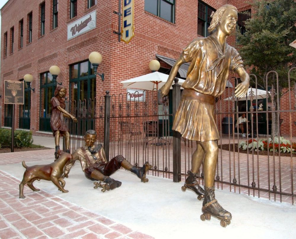 Grapevine, Texas, statues