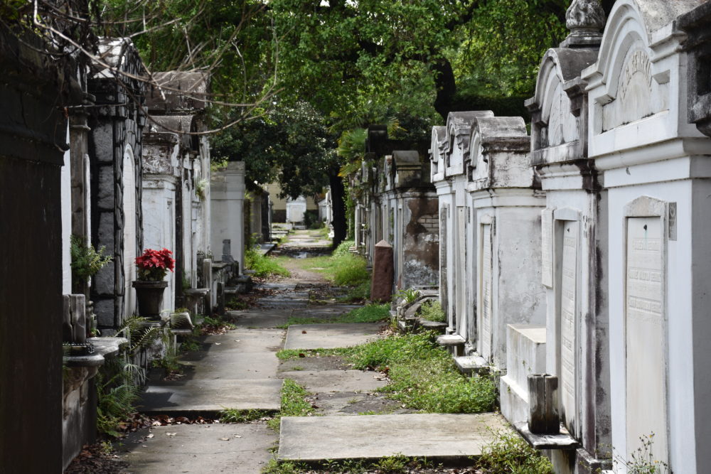 Lafayette Cemetery No 1 tombs