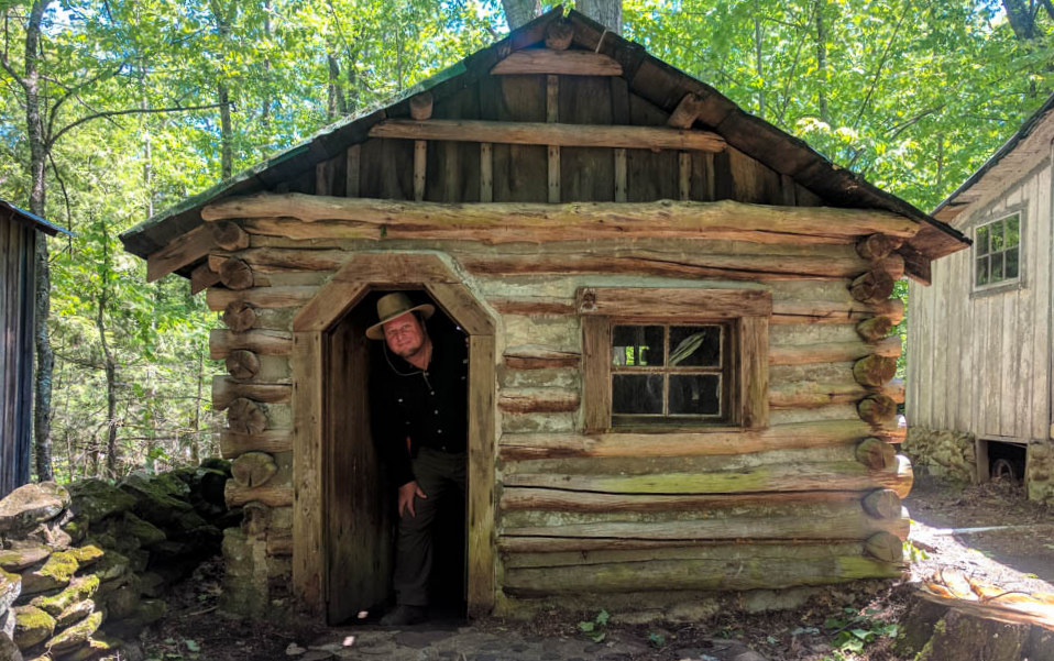 A tiny cabin of Daisy Town