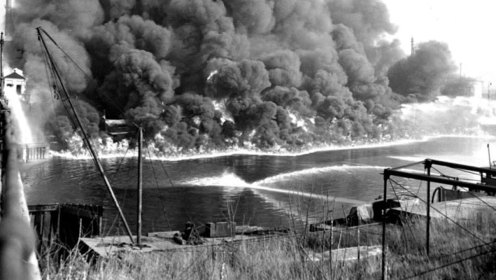 Cuyahoga River Fire 1969 - the oil sludge caught Fire 