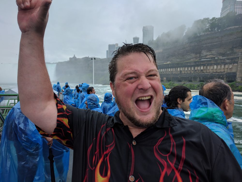 Hitch happy at Niagara falls